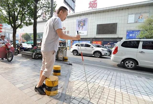 小逗逗盲人视频 小逗逗盲人视频素材